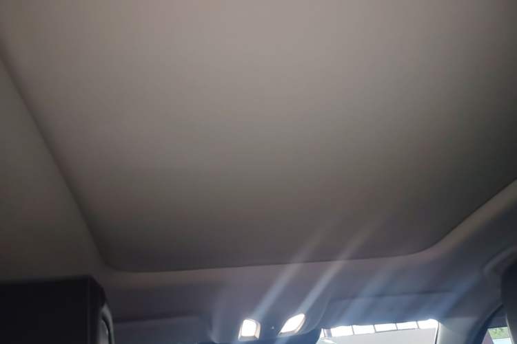 Used CHANGAN UNI-K 2024 2.0T Two-Wheel Drive Enjoyment Version Headliner