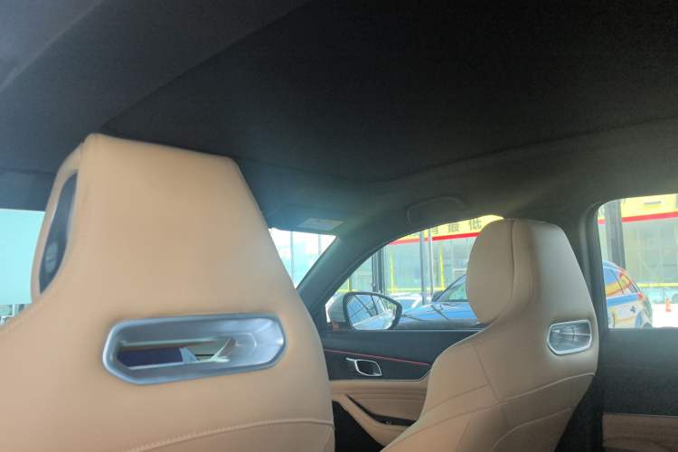 Used CHANGAN UNI-K 2024 2.0T Two-Wheel Drive Enjoyment Version Headliner