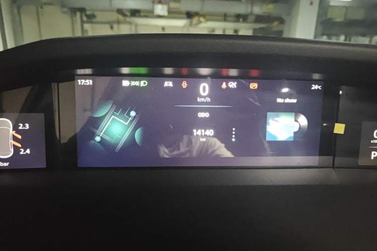 Used CHANGAN UNI-K 2024 2.0T Two-Wheel Drive Global Edition Instrument Cluster