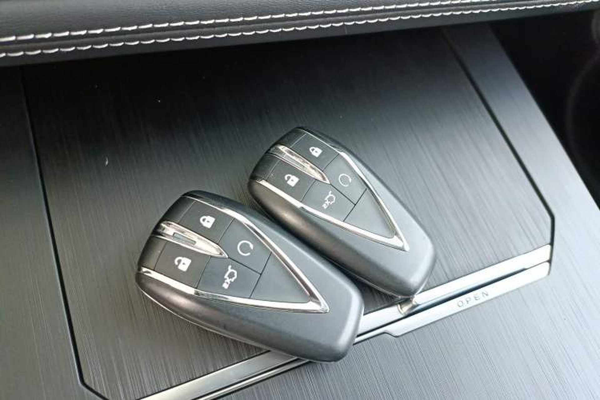 Used CHANGAN UNI-K 2024 2.0T Two-Wheel Drive Global Edition Interior 1
