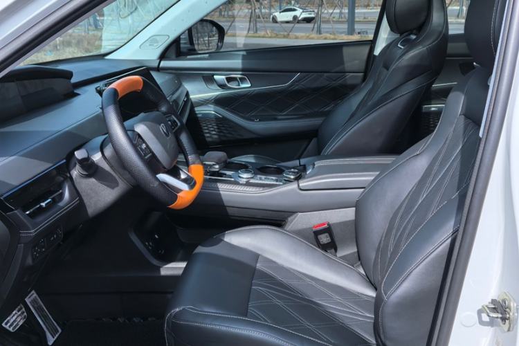 Used CHANGAN UNI-K 2024 2.0T Two-Wheel Drive Global Edition Interior 2