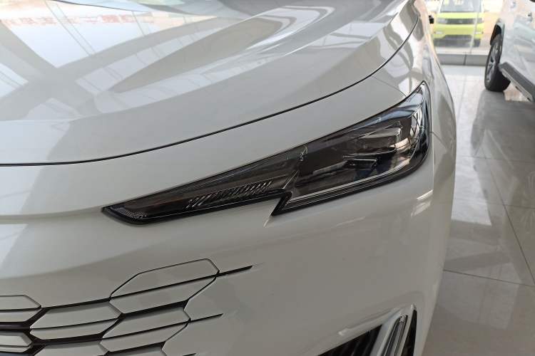 Used CHANGAN UNI-K 2024 2.0T Two-Wheel Drive Global Edition Left Front Headlight