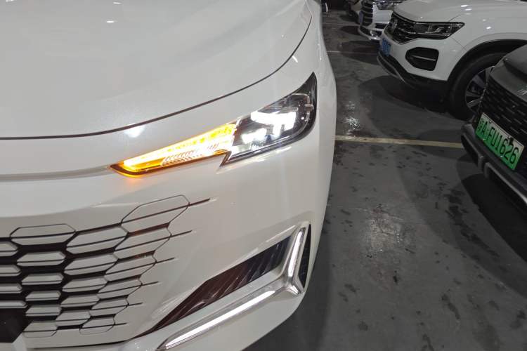 Used CHANGAN UNI-K 2024 2.0T Two-Wheel Drive Global Edition Left Front Headlight