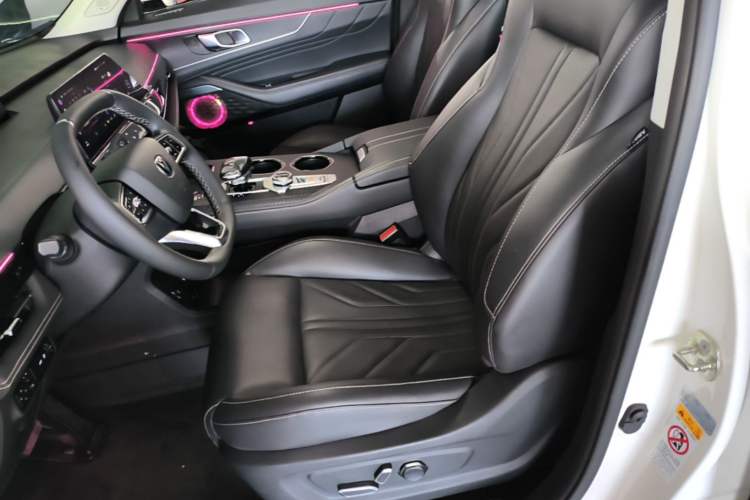 Used CHANGAN UNI-K 2024 2.0T Two-Wheel Drive YueShang Trim Left Front Seat