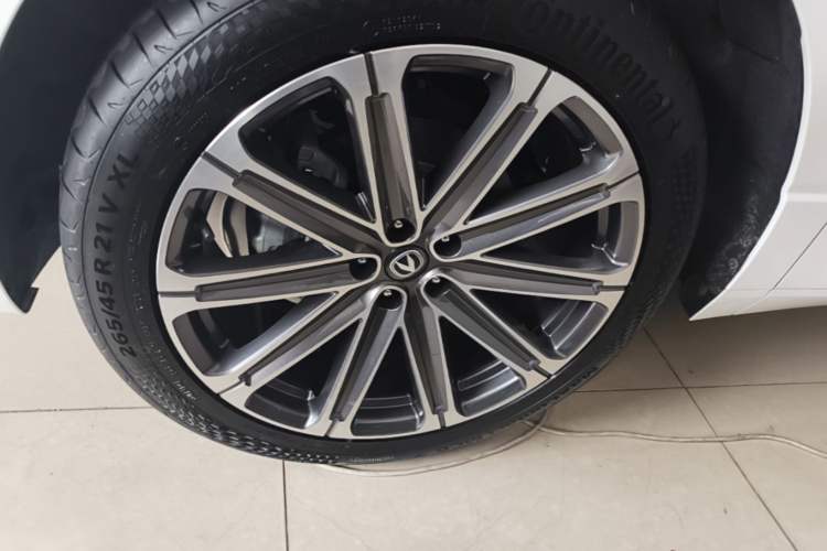 Used CHANGAN UNI-K 2024 2.0T Two-Wheel Drive Global Edition Left Front Wheel Hub