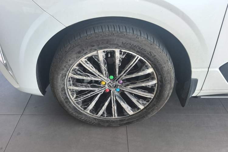 Used CHANGAN UNI-K 2024 2.0T Two-Wheel Drive Enjoyment Version Left Front Wheel Hub