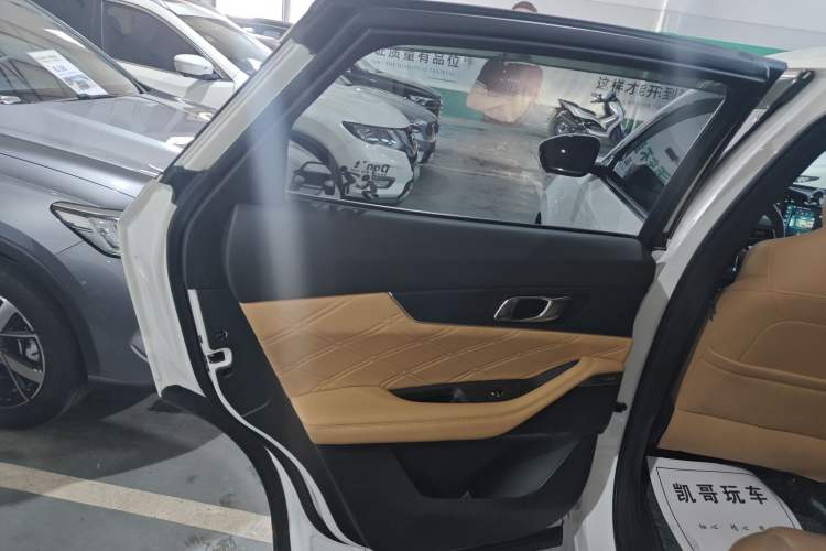 Used CHANGAN UNI-K 2024 2.0T Two-Wheel Drive Global Edition Left Rear Door Interior