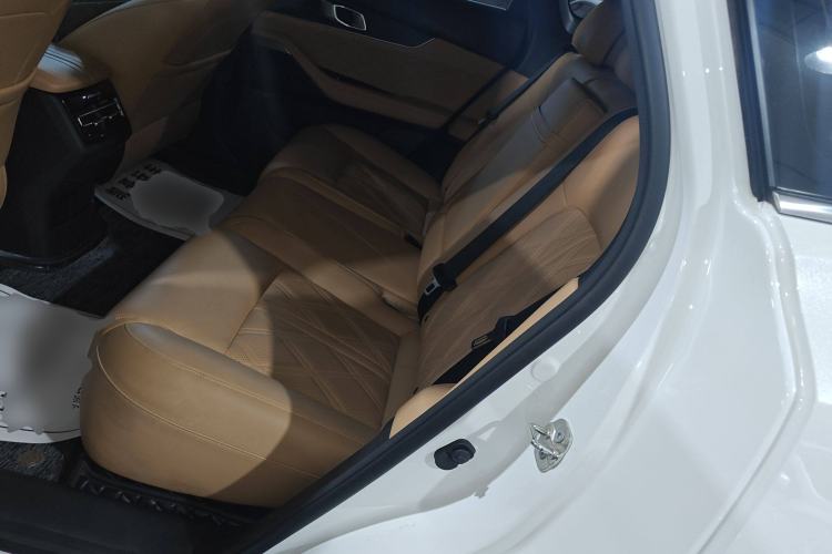 Used CHANGAN UNI-K 2024 2.0T Two-Wheel Drive Global Edition Left Rear Seat