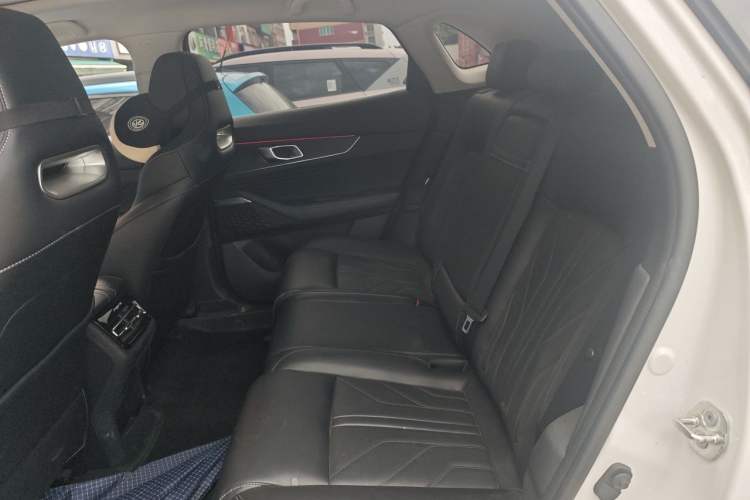 Used CHANGAN UNI-K 2024 2.0T Two-Wheel Drive Enjoyment Version Left Rear Seat