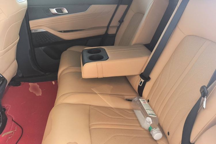Used CHANGAN UNI-K 2024 2.0T Two-Wheel Drive Enjoyment Version Left Rear Seat