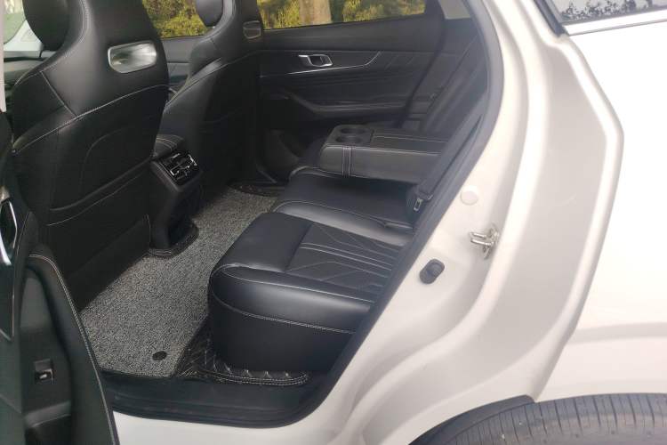 Used CHANGAN UNI-K 2024 2.0T Two-Wheel Drive YueShang Trim Left Rear Seat