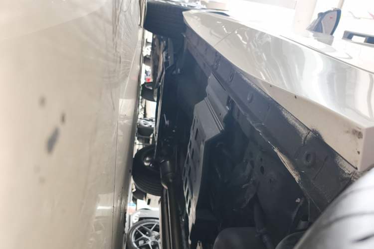 Used CHANGAN UNI-K 2024 2.0T Two-Wheel Drive Global Edition Left Side Sill