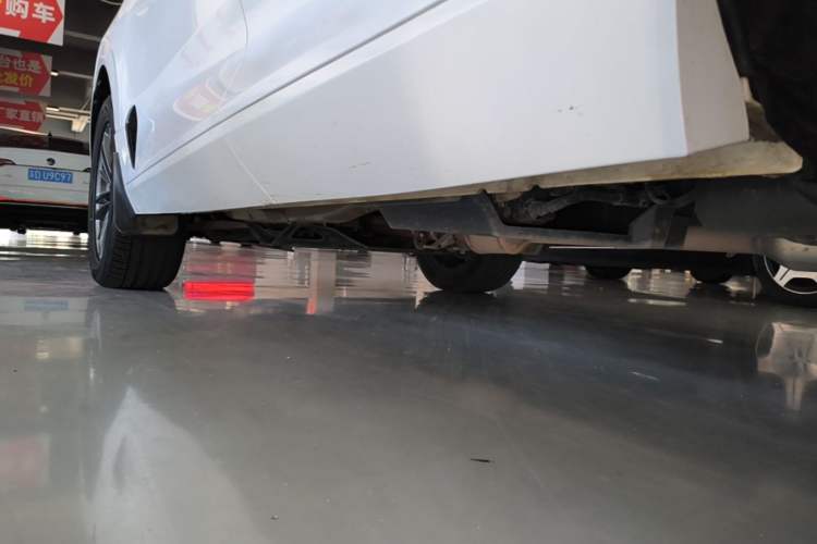 Used CHANGAN UNI-K 2024 2.0T Two-Wheel Drive YueShang Trim Left Side Sill