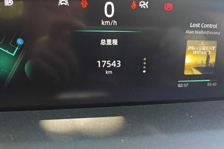 Used CHANGAN UNI-K 2024 2.0T Two-Wheel Drive Global Edition Odometer Close Up