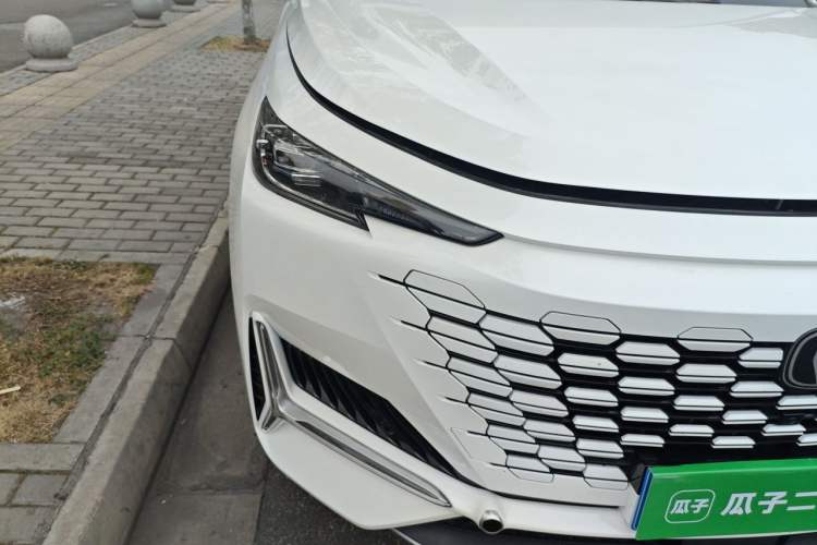 Used CHANGAN UNI-K 2024 2.0T Two-Wheel Drive YueShang Trim Right Front Headlight