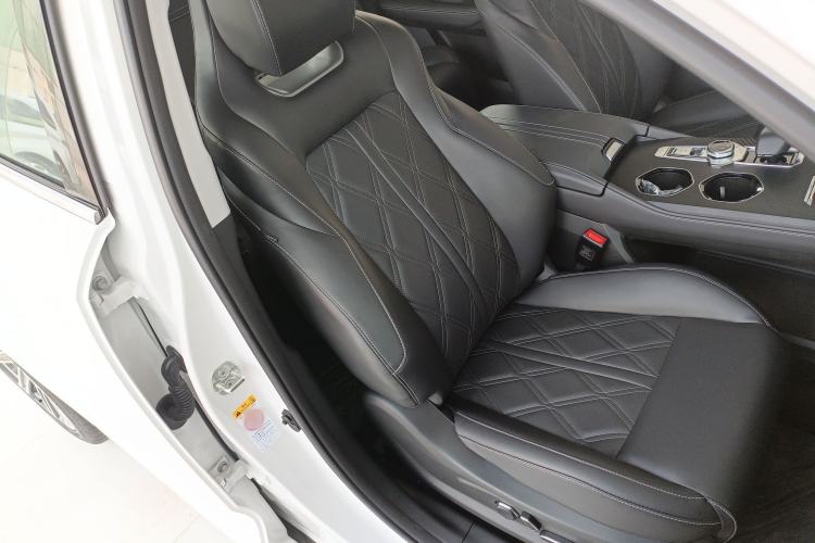 Used CHANGAN UNI-K 2024 2.0T Two-Wheel Drive Global Edition Right Front Seat