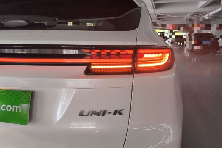 Used CHANGAN UNI-K 2024 2.0T Two-Wheel Drive YueShang Trim Right Rear Taillight