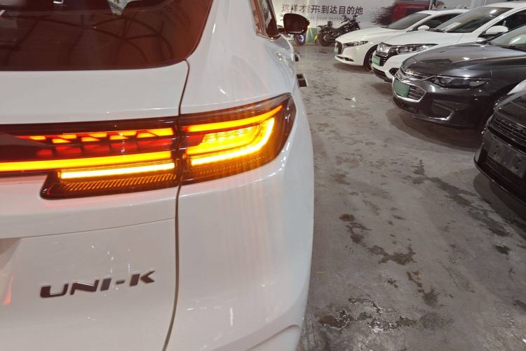 Used CHANGAN UNI-K 2024 2.0T Two-Wheel Drive Global Edition Right Rear Taillight