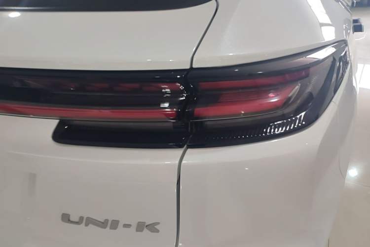 Used CHANGAN UNI-K 2024 2.0T Two-Wheel Drive Enjoyment Version Right Rear Taillight