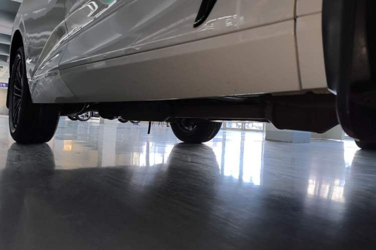 Used CHANGAN UNI-K 2024 2.0T Two-Wheel Drive YueShang Trim Right Side Sill