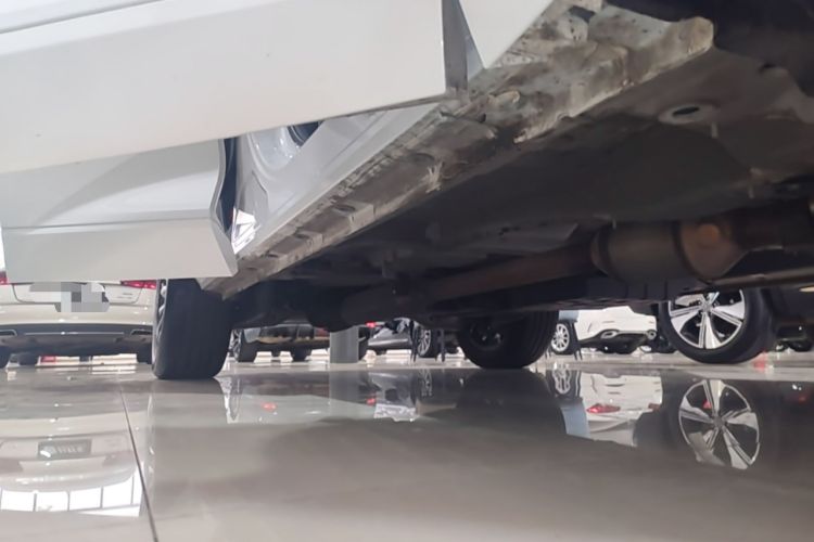 Used CHANGAN UNI-K 2024 2.0T Two-Wheel Drive Enjoyment Version Right Side Sill