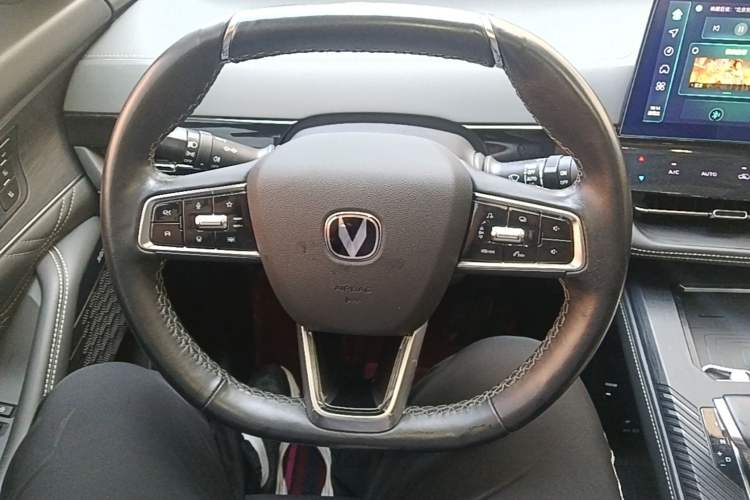 Used CHANGAN UNI-K 2024 2.0T Two-Wheel Drive Global Edition Steering Wheel