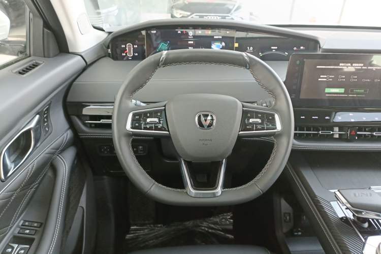 Used CHANGAN UNI-K 2024 2.0T Two-Wheel Drive Global Edition Steering Wheel