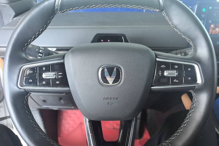 Used CHANGAN UNI-K 2024 2.0T Two-Wheel Drive Enjoyment Version Steering Wheel