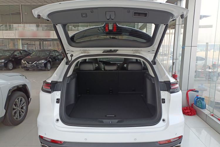 Used CHANGAN UNI-K 2024 2.0T Two-Wheel Drive Global Edition Trunk
