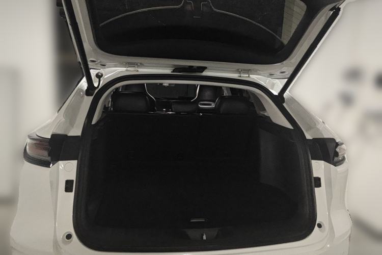 Used CHANGAN UNI-K 2024 2.0T Two-Wheel Drive Global Edition Trunk