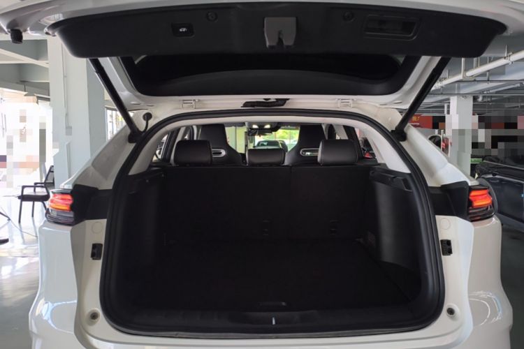 Used CHANGAN UNI-K 2024 2.0T Two-Wheel Drive YueShang Trim Trunk