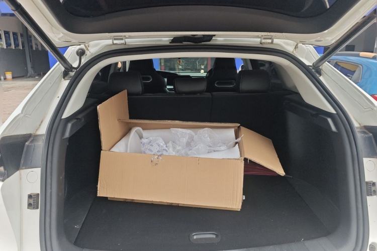 Used CHANGAN UNI-K 2024 2.0T Two-Wheel Drive Enjoyment Version Trunk