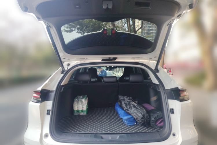 Used CHANGAN UNI-K 2024 2.0T Two-Wheel Drive YueShang Trim Trunk