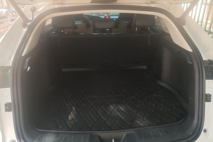 Used CHANGAN UNI-K 2024 2.0T Two-Wheel Drive YueShang Trim Trunk