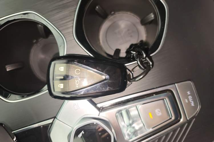 Used CHANGAN UNI-K 2024 2.0T Two-Wheel Drive Global Edition Vehicle Key