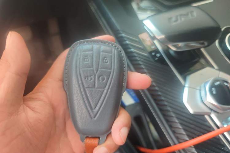 Used CHANGAN UNI-K 2024 2.0T Two-Wheel Drive YueShang Trim Vehicle Key