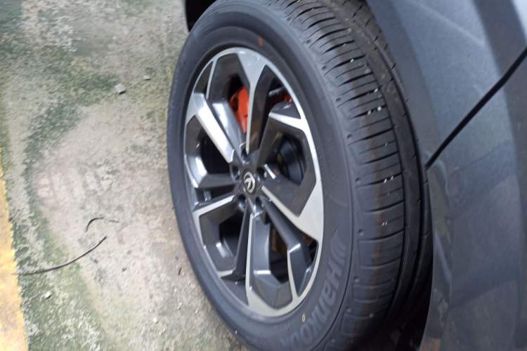 Used CHANGAN UNI-K iDD 2023 Zhidian iDD 1.5T 135km Smart & Fun Model Exterior 2
