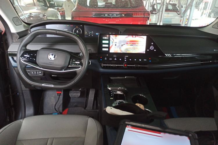 Used CHANGAN UNI-K iDD 2023 Zhidian iDD 1.5T 135km Smart & Fun Model Interior 2