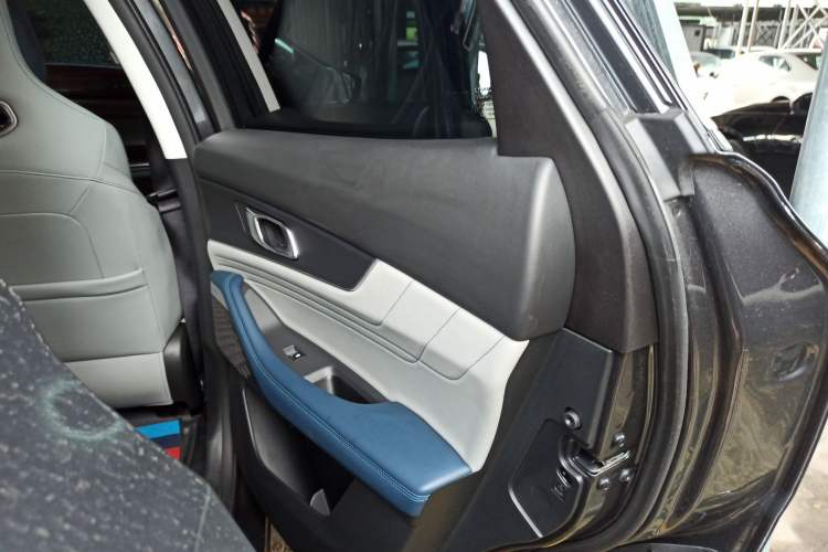Used CHANGAN UNI-K iDD 2023 Zhidian iDD 1.5T 135km Smart & Fun Model Interior 6