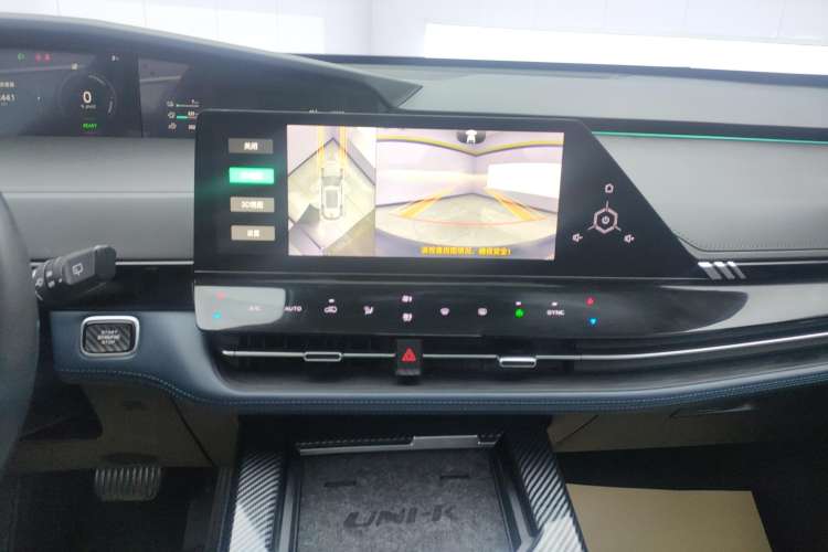 Used CHANGAN UNI-K iDD 2023 Smart Electric iDD 1.5T 135km Smart Leading Model Audio And AC Panel