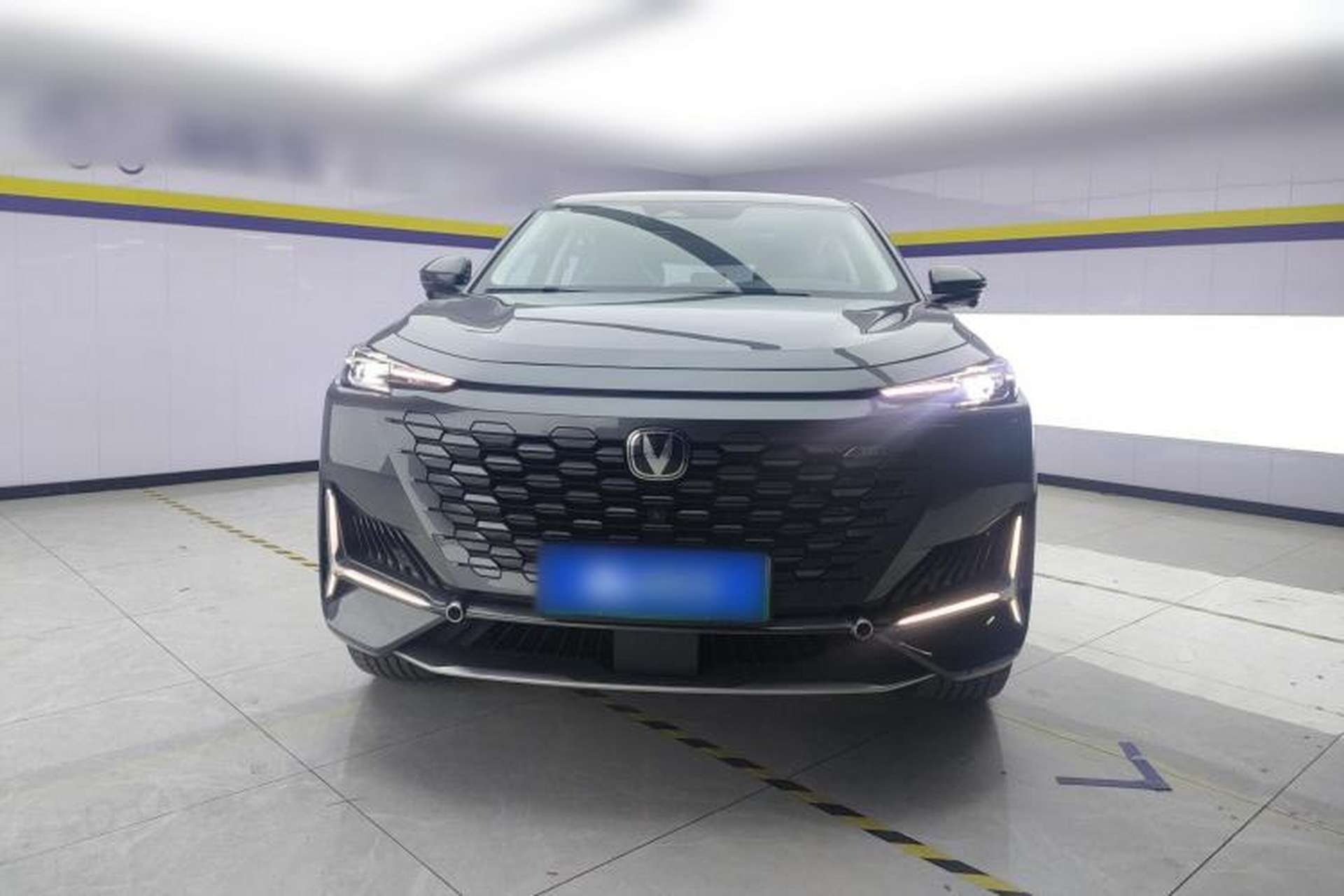 Used CHANGAN UNI-K iDD 2023 Smart Electric iDD 1.5T 135km Smart Leading Model Front