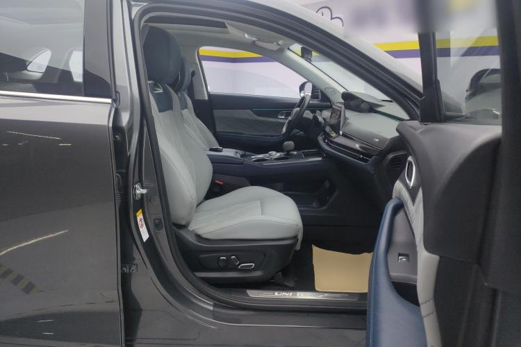 Used CHANGAN UNI-K iDD 2023 Smart Electric iDD 1.5T 135km Smart Leading Model Right Front Seat