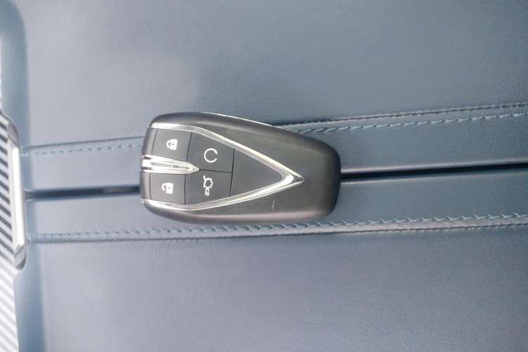 Used CHANGAN UNI-K iDD 2023 Smart Electric iDD 1.5T 135km Smart Leading Model Vehicle Key