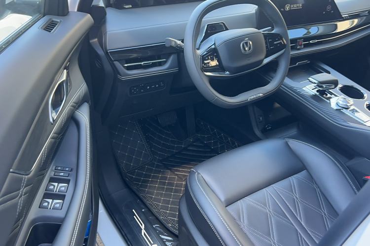 Used CHANGAN UNI-K iDD 2024 ZhiDian iDD 1.5T 135km Smart Leading Model Interior 1
