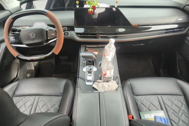 Used CHANGAN UNI-K iDD 2022 Blue Whale iDD 130km 1.5T Prestige Model Center Console