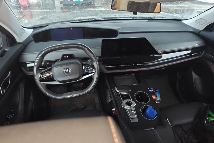 Used CHANGAN UNI-K iDD 2022 Blue Whale iDD 130km 1.5T Prestige Model Center Console
