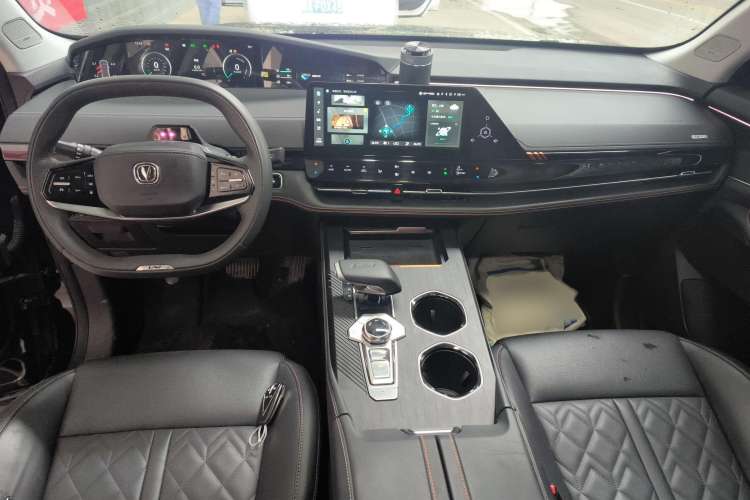 Used CHANGAN UNI-K iDD 2022 Blue Whale iDD 130km 1.5T Prestige Model Center Console
