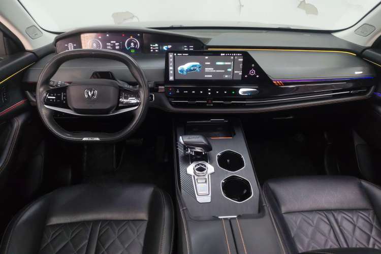 Used CHANGAN UNI-K iDD 2022 Blue Whale iDD 130km 1.5T Prestige Model Center Console