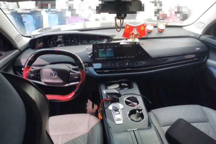 Used CHANGAN UNI-K iDD 2022 Blue Whale iDD 130km 1.5T Excellence Model Center Console
