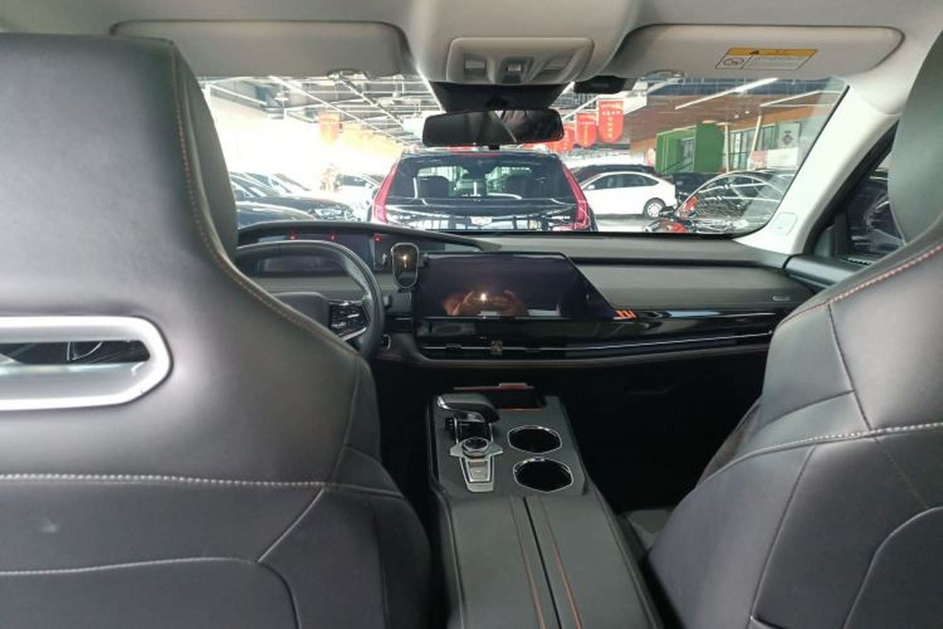 Used CHANGAN UNI-K iDD 2022 Blue Whale iDD 130km 1.5T Excellence Model Center Console